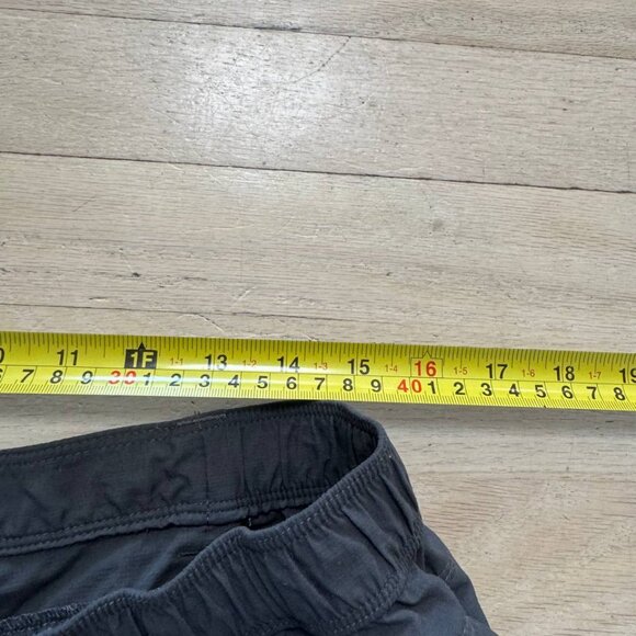 The North Face cargo pants men’s Large #techwear measurements in picture - Picture 6 of 8